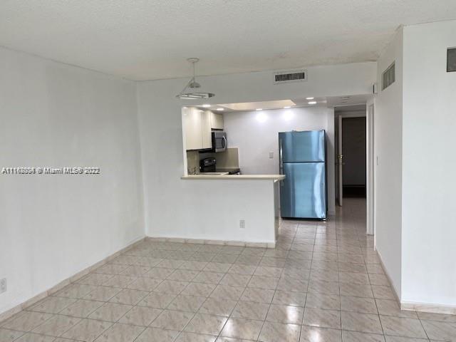 5401 Collins Avenue, Unit 833 Miami Beach, FL 33140 - Photo 12 of 25