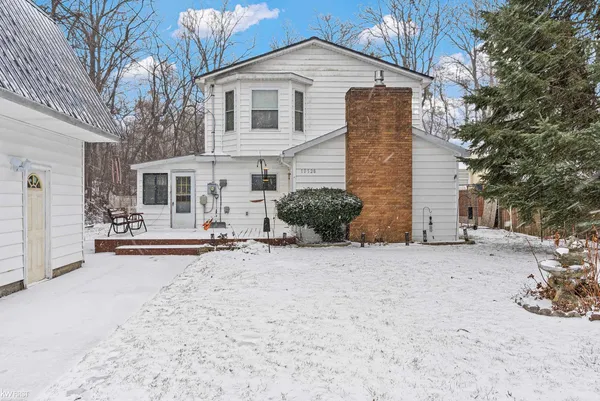 $250,000 | 10528 Lake Shore Drive, Fenton, MI 48430