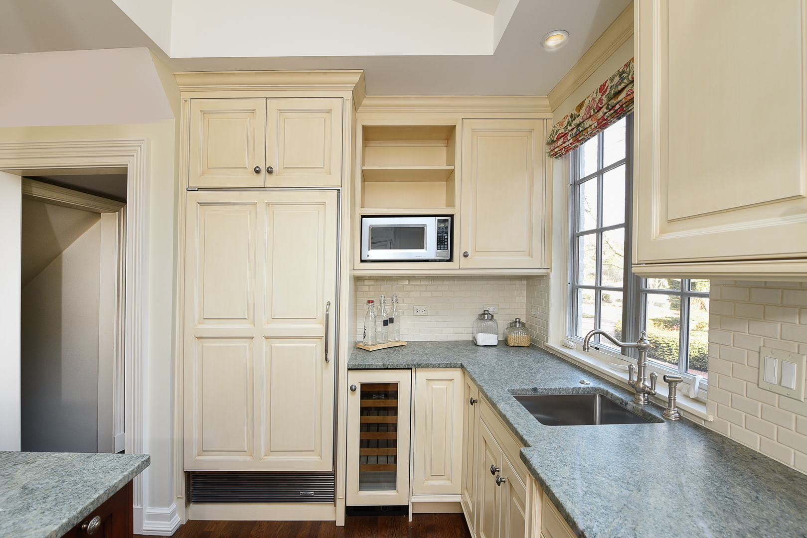 166 Sheridan Road Winnetka, IL 60093 - Photo 13 of 40