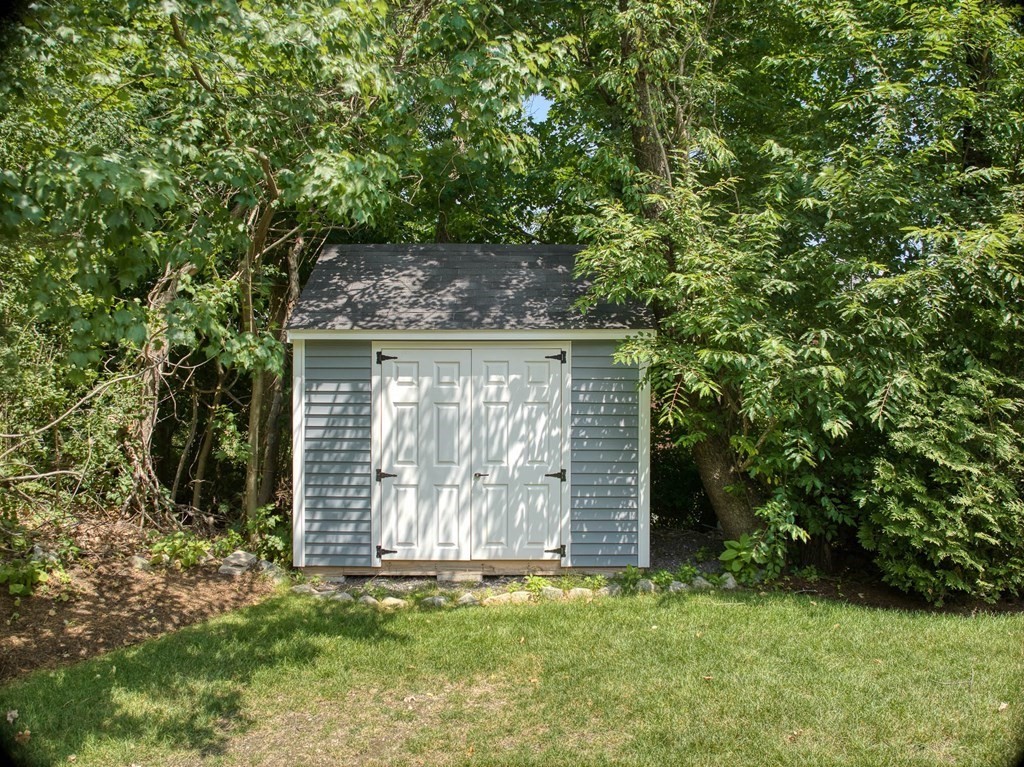 890 Waltham Street Lexington, MA 02421 - Photo 31 of 36 Gallery Image 31