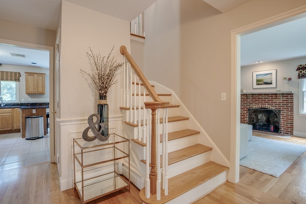 890 Waltham Street Lexington, MA 02421 - Photo 7 of 36 Gallery Image 7