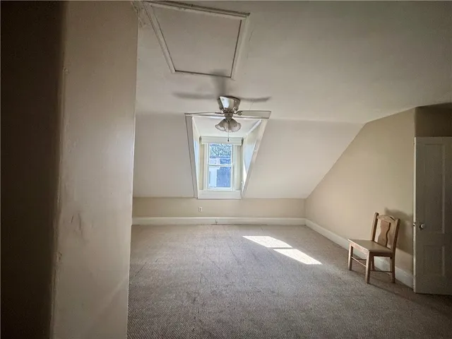 $1,600 | 889 Hope Street, Unit 3, Bristol, RI 02809