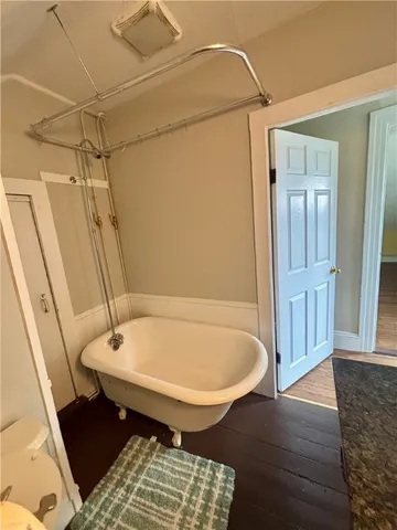 $1,600 | 889 Hope Street, Unit 3, Bristol, RI 02809