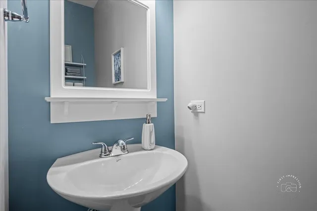 $490,000 | 2263 Shiloh Drive, Aurora, IL 60503