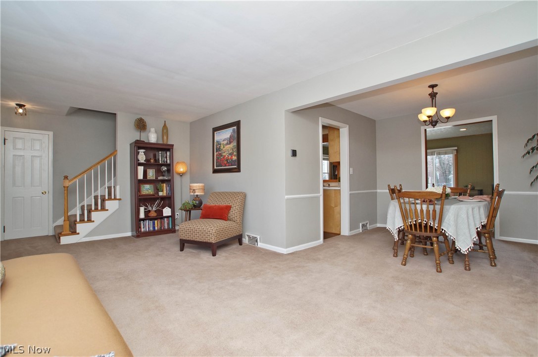 5606 Dorset Road Lyndhurst, OH 44124 - Photo 3 of 35