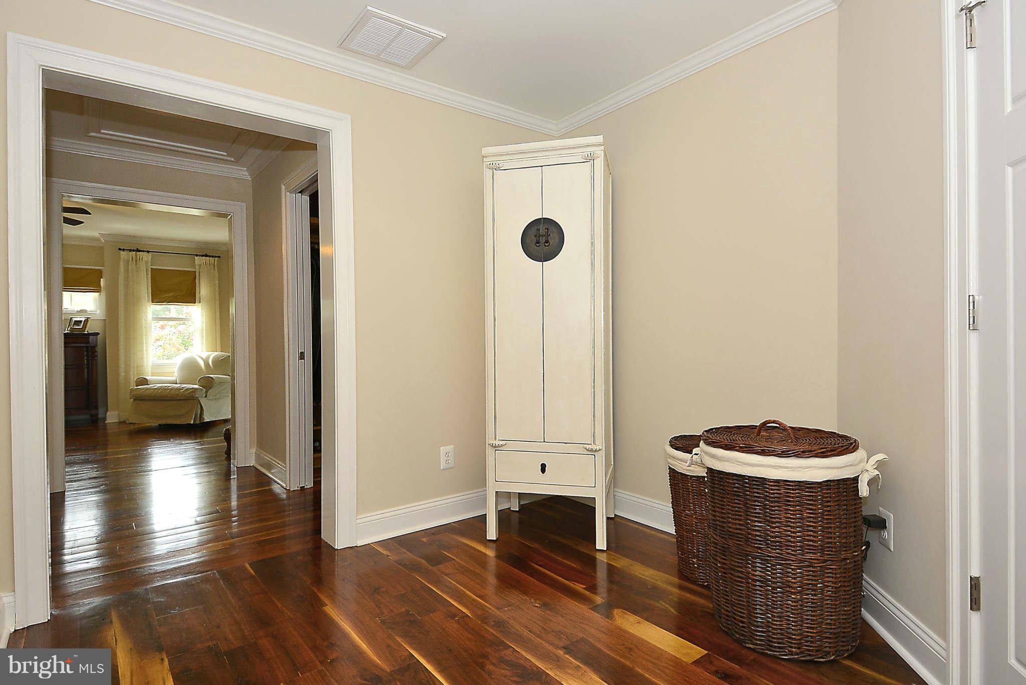 4430 19th Road North Arlington, VA 22207 - Photo 14 of 30 MBR Sitting Room