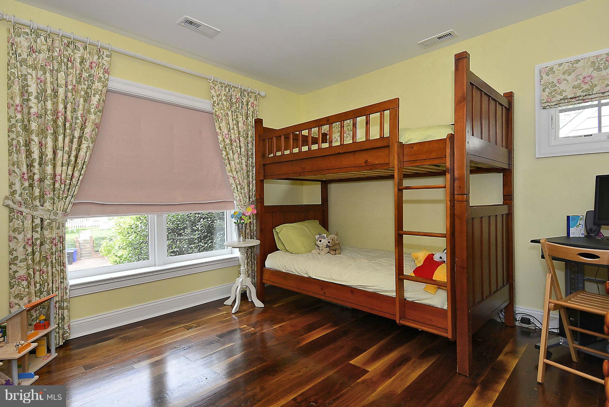 4430 19th Road North Arlington, VA 22207 - Photo 17 of 30 Forth Bedroom