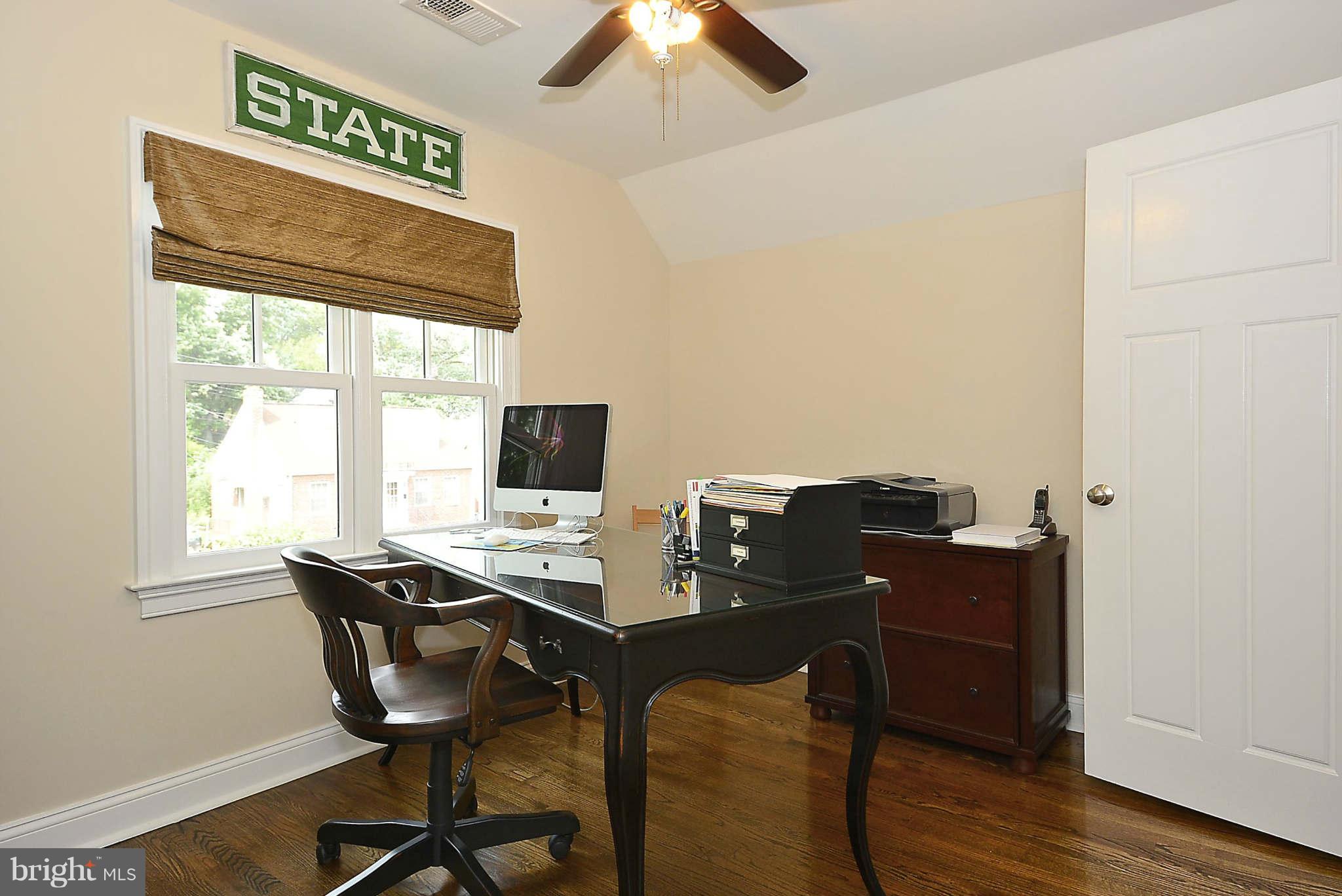 4430 19th Road North Arlington, VA 22207 - Photo 22 of 30 Den Upper Level II