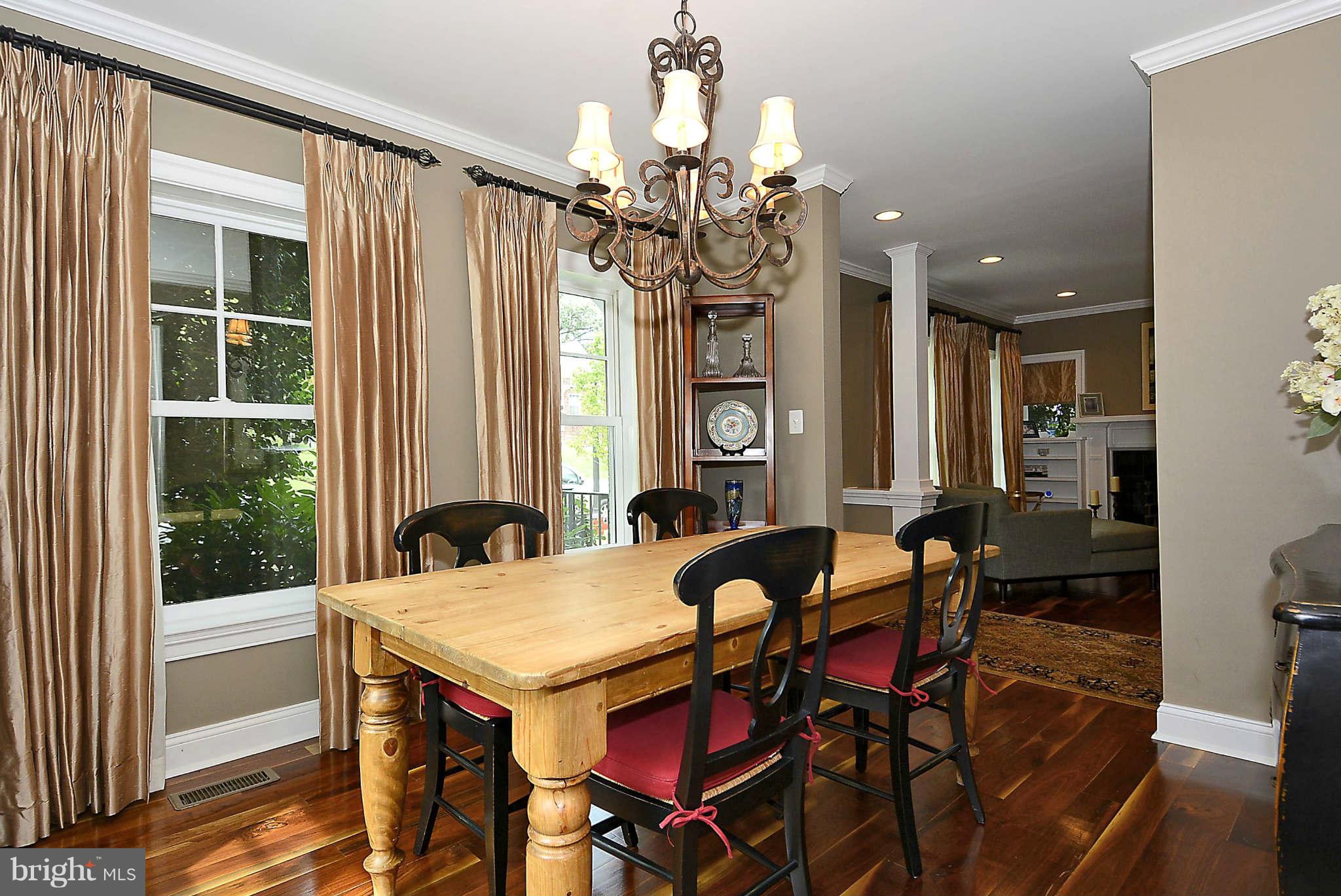4430 19th Road North Arlington, VA 22207 - Photo 5 of 30 Dining Room Crown Molding