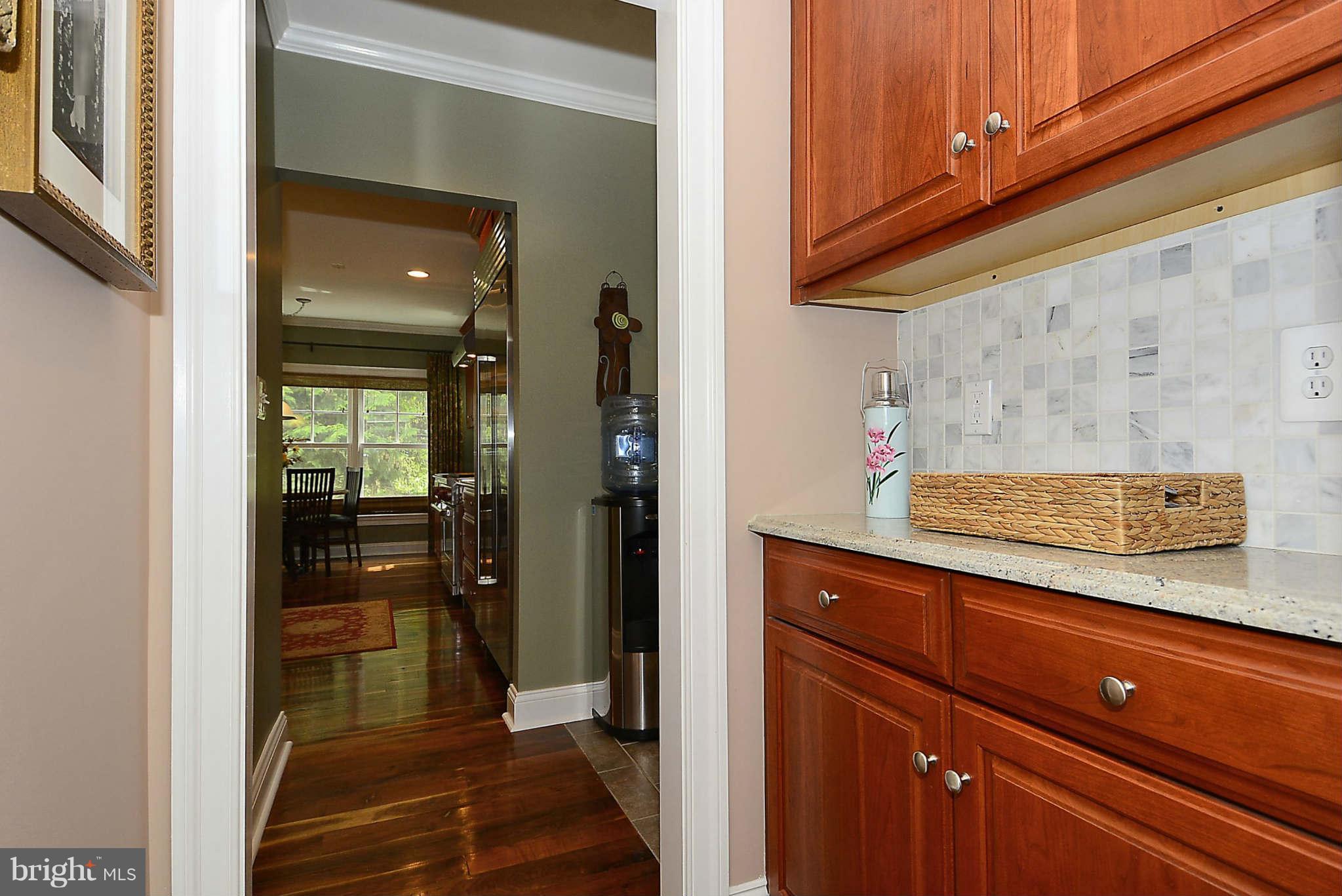 4430 19th Road North Arlington, VA 22207 - Photo 6 of 30 Butlers Pantry