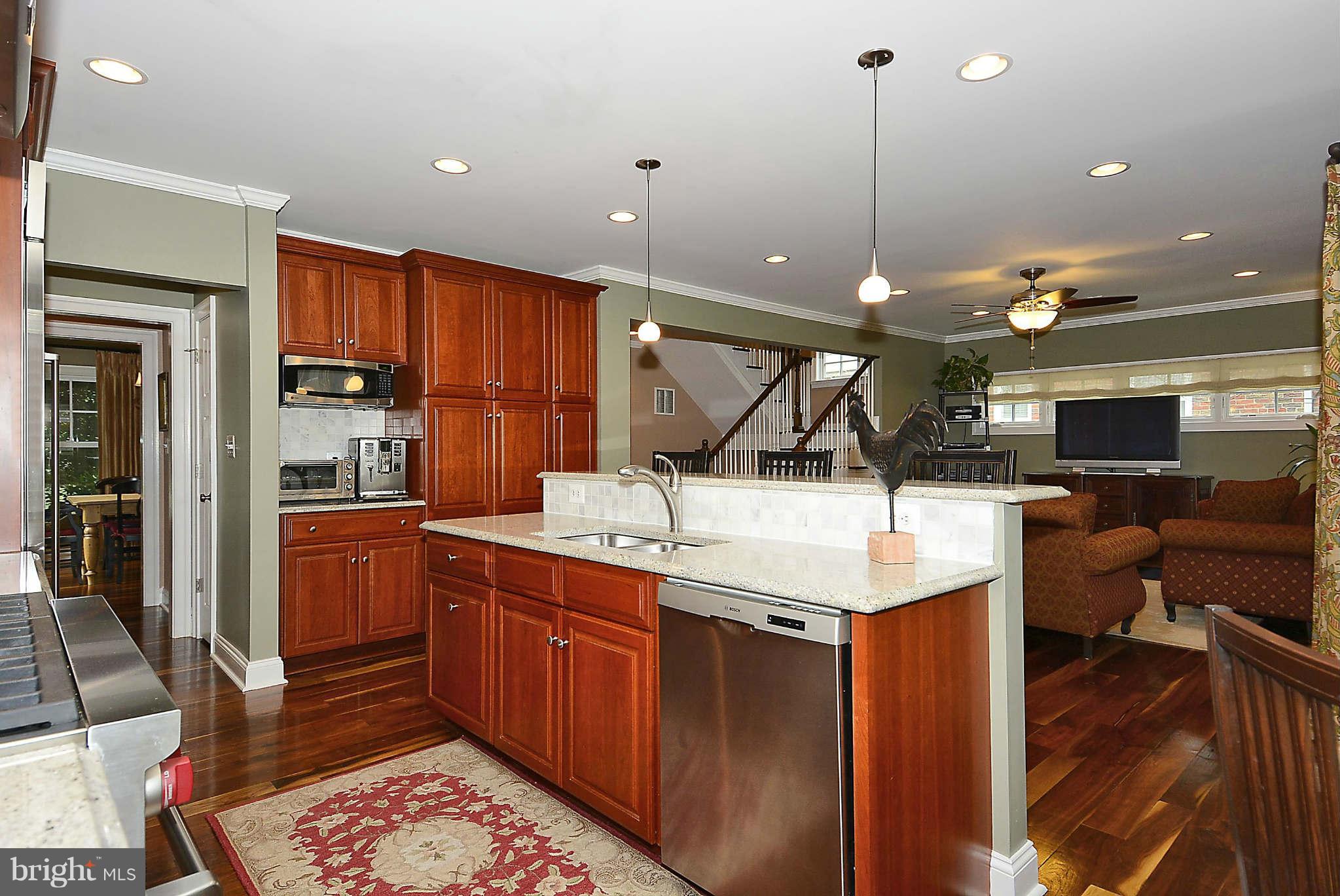 4430 19th Road North Arlington, VA 22207 - Photo 9 of 30 High End Stainless Appliances