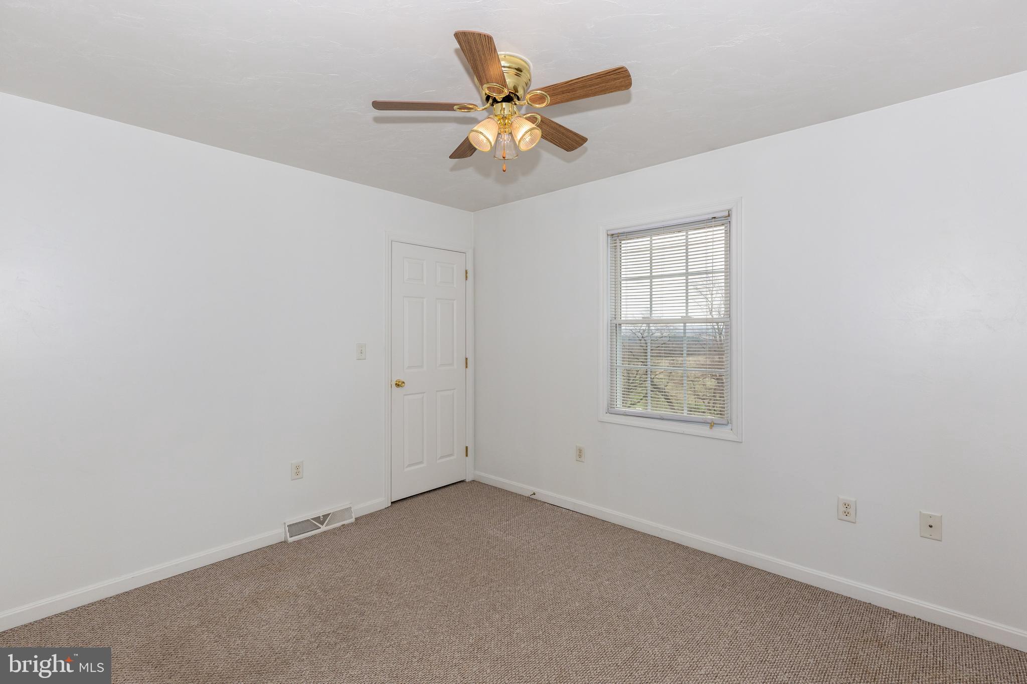 1335 Kbs Road Spring Grove, PA 17362 - Photo 35 of 74