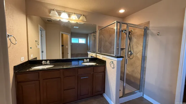 $2,700 | 13003 Essen Forest, Helotes, TX 78023