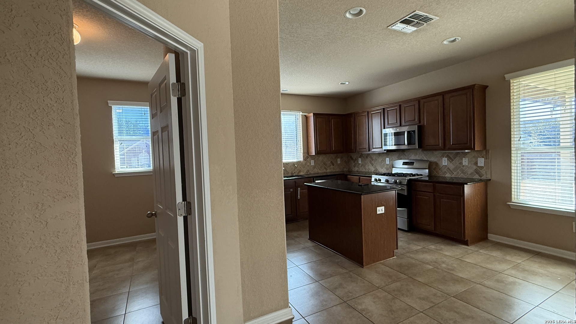 13003 Essen Forest Helotes, TX 78023 - Photo 7 of 23