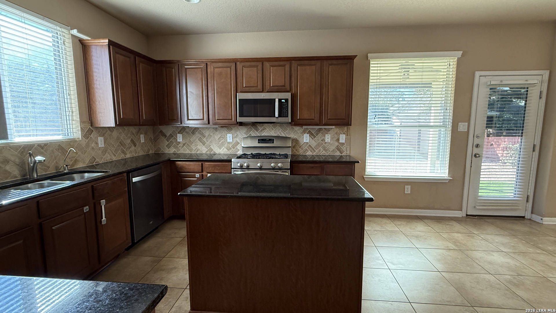 13003 Essen Forest Helotes, TX 78023 - Photo 8 of 23