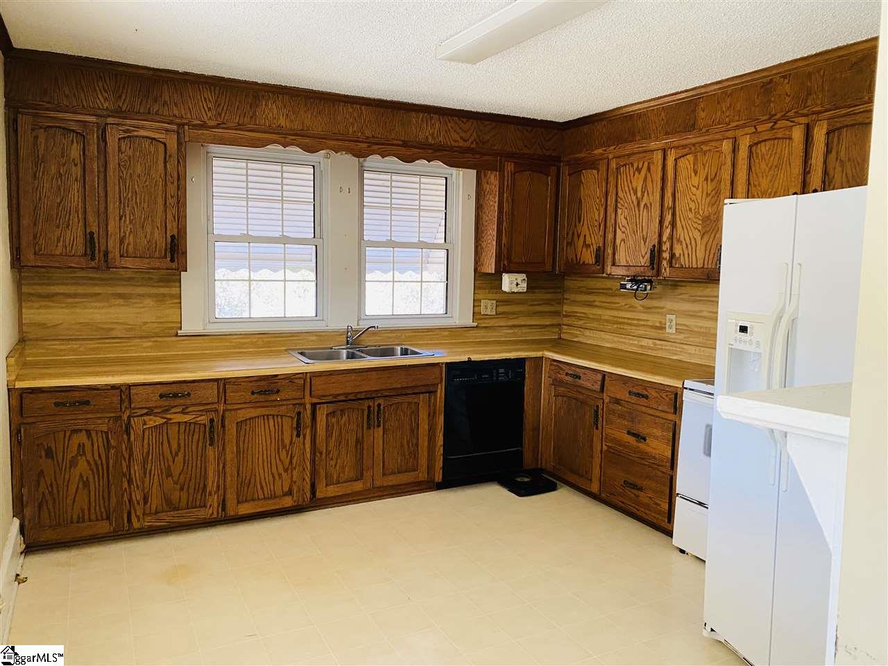 191 West Main Street Duncan, SC 29334 - Photo 4 of 12 Gallery Image 4