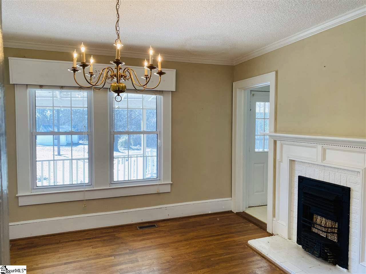 191 West Main Street Duncan, SC 29334 - Photo 7 of 12 Could function as 3rd bedroom