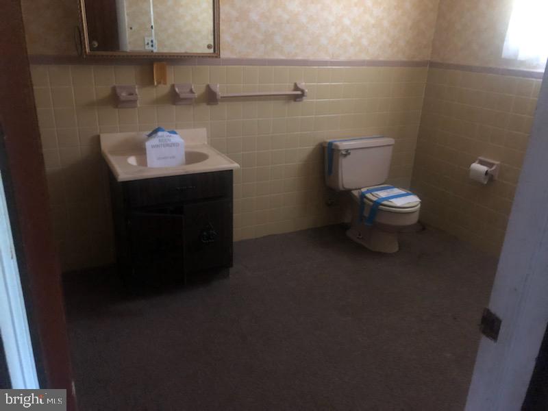 5767 Ridgeview Drive Doylestown, PA 18902 - Photo 25 of 30 Bathroom #3