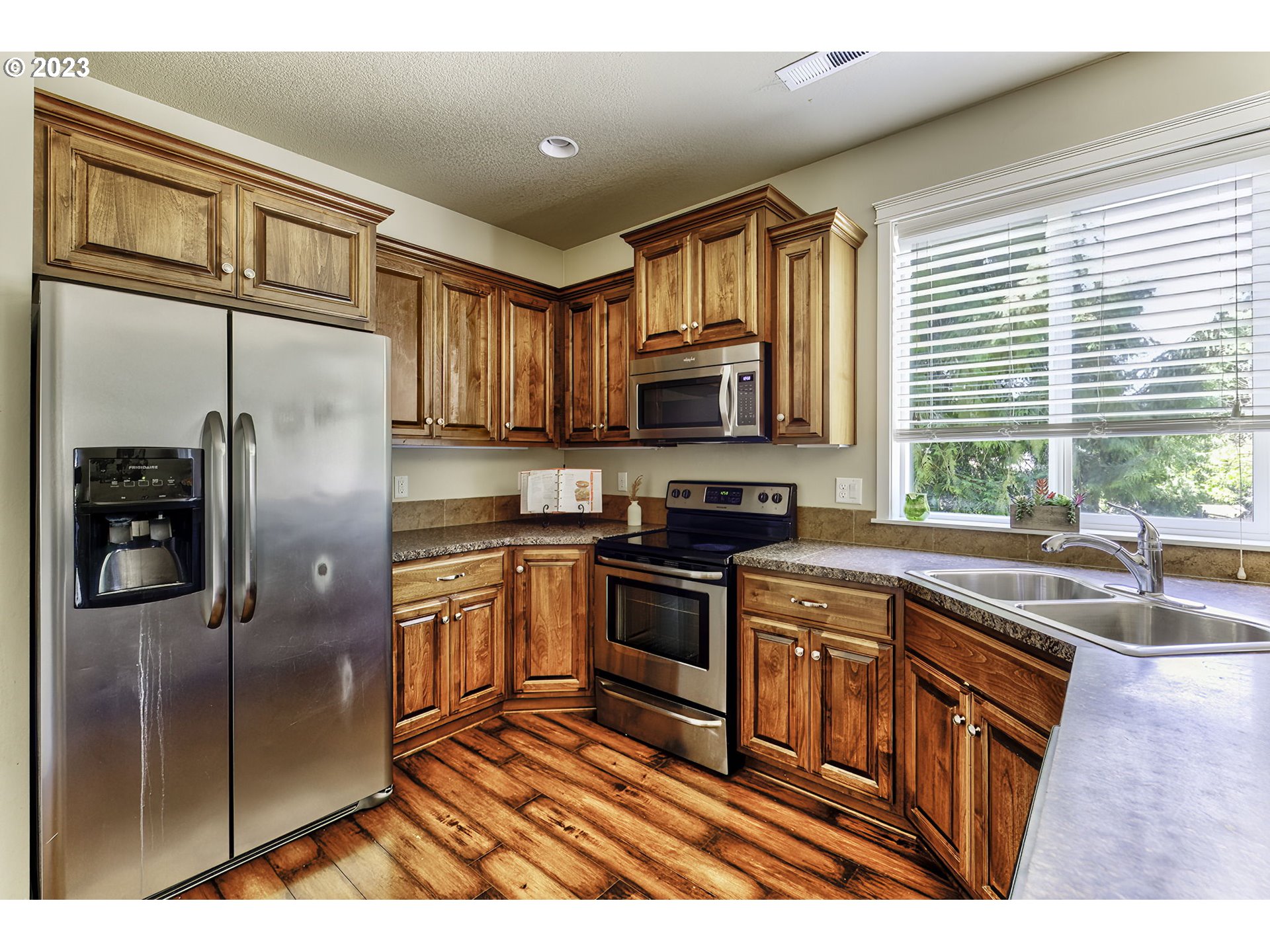 3633 Sunset Way Longview, WA 98632 - Photo 12 of 48 Gallery Image 12