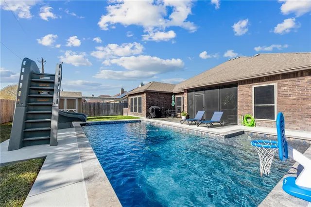 $585,000 | 5401 Graford Place, Corpus Christi, TX 78413