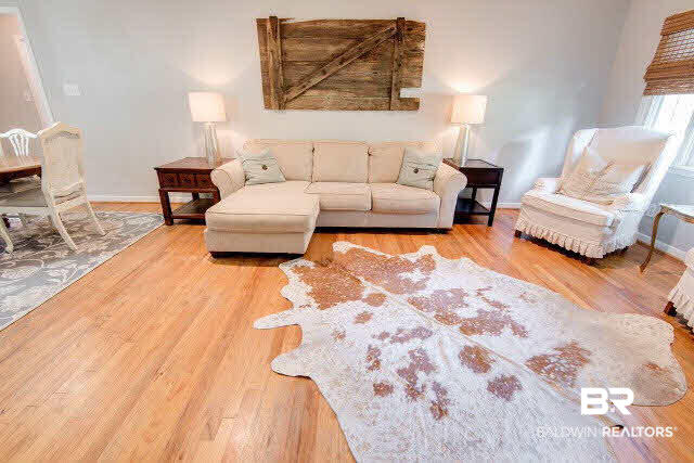 154 Orange Avenue Fairhope, AL 36532 - Photo 7 of 24 Living Room