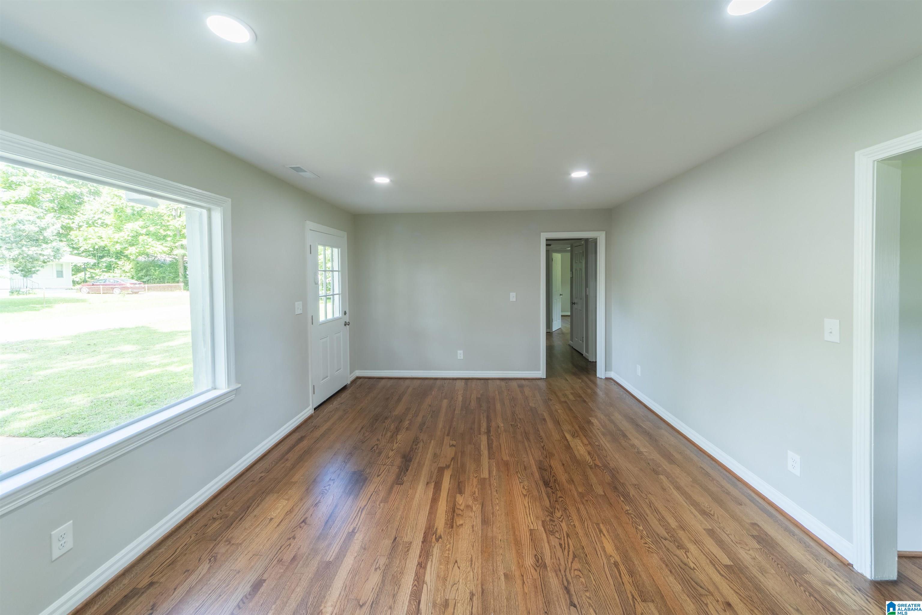 136 Crystal Avenue Bessemer, AL 35023 - Photo 7 of 37