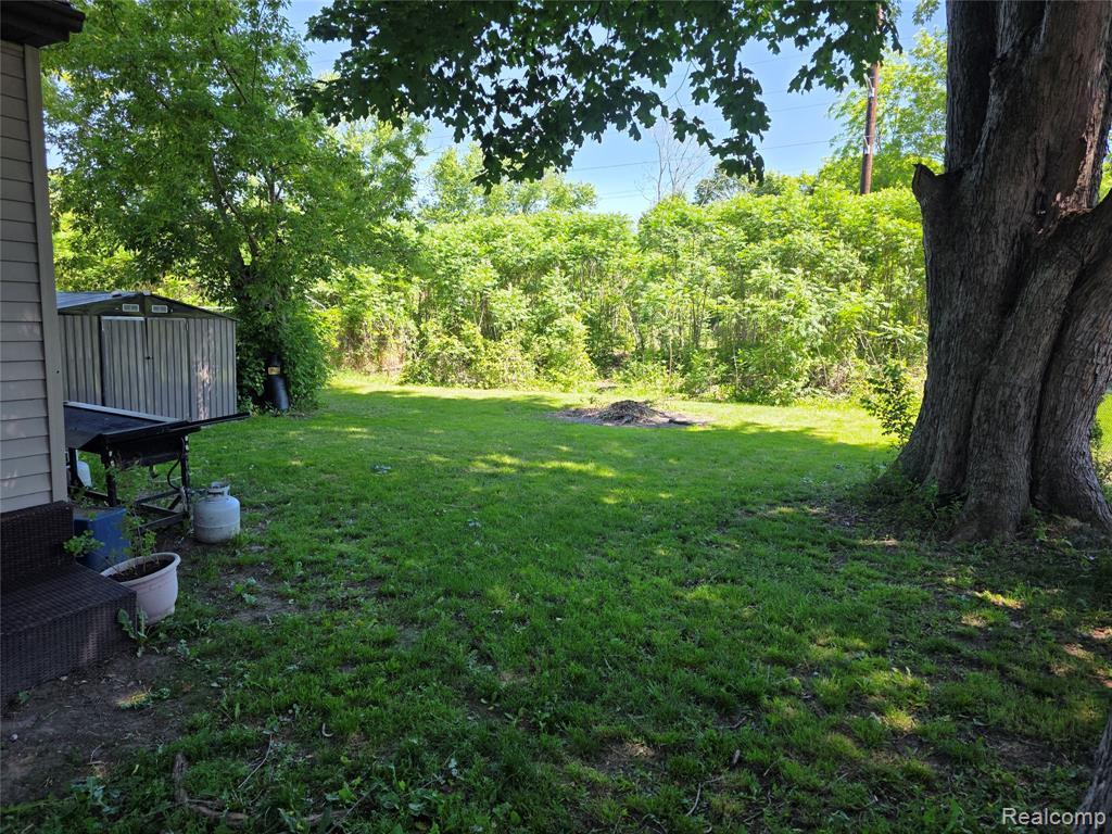 4217 Pengelly Road Flint, MI 48507 - Photo 5 of 26