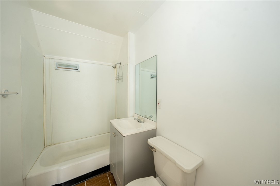 44 Laforce Place Buffalo, NY 14207 - Photo 15 of 48