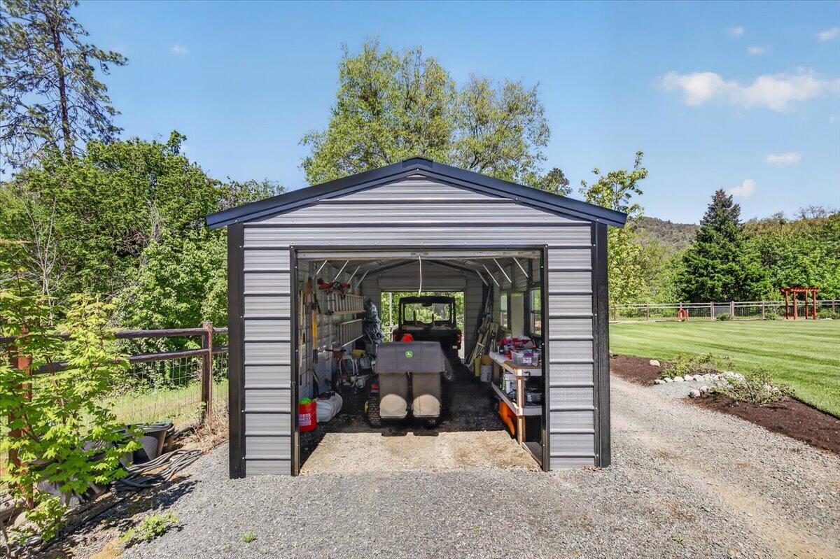 469 Wards Creek Road Rogue River, OR 97537 - Photo 66 of 84 Drive Through Shed