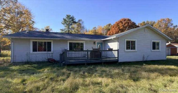 13620 East Road Montrose, MI 48457 - Photo 1 of 3
