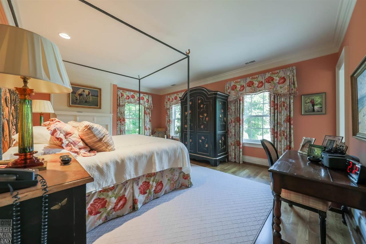 625 Lake Shore Road Grosse Pointe, MI 48236 - Photo 35 of 59 50021543-34.JPG