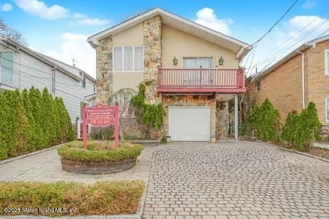 $949,000 | 987 Hylan Boulevard | Grasmere