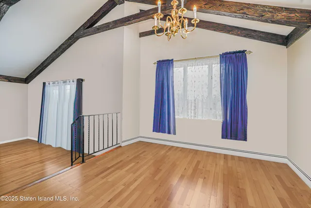 $949,000 | 987 Hylan Boulevard | Grasmere