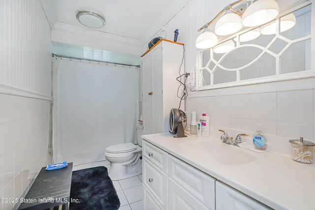 $949,000 | 987 Hylan Boulevard | Grasmere