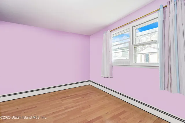 $949,000 | 987 Hylan Boulevard | Grasmere