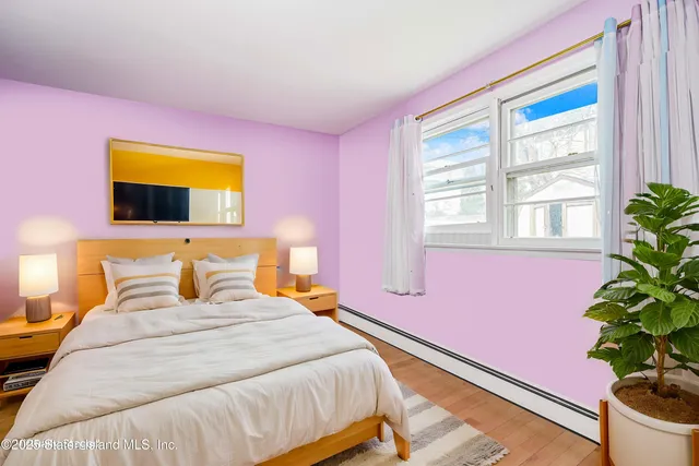 $949,000 | 987 Hylan Boulevard | Grasmere