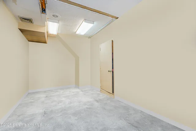 $949,000 | 987 Hylan Boulevard | Grasmere