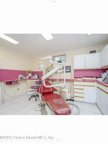 $949,000 | 987 Hylan Boulevard | Grasmere