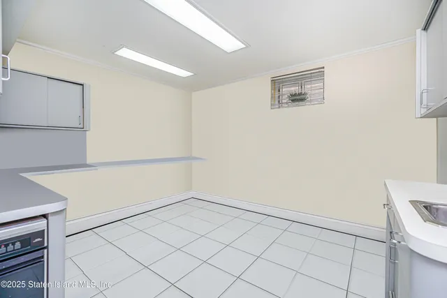 $949,000 | 987 Hylan Boulevard | Grasmere