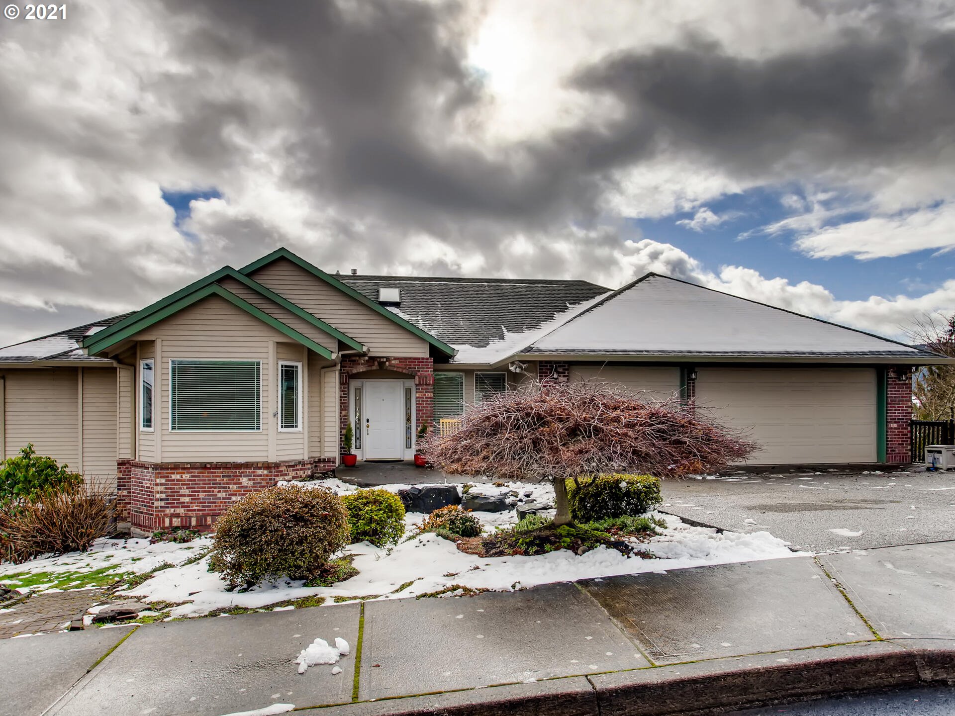 354 Watercrest Road Forest Grove, OR 97116 - Photo 2 of 32 Gallery Image 2