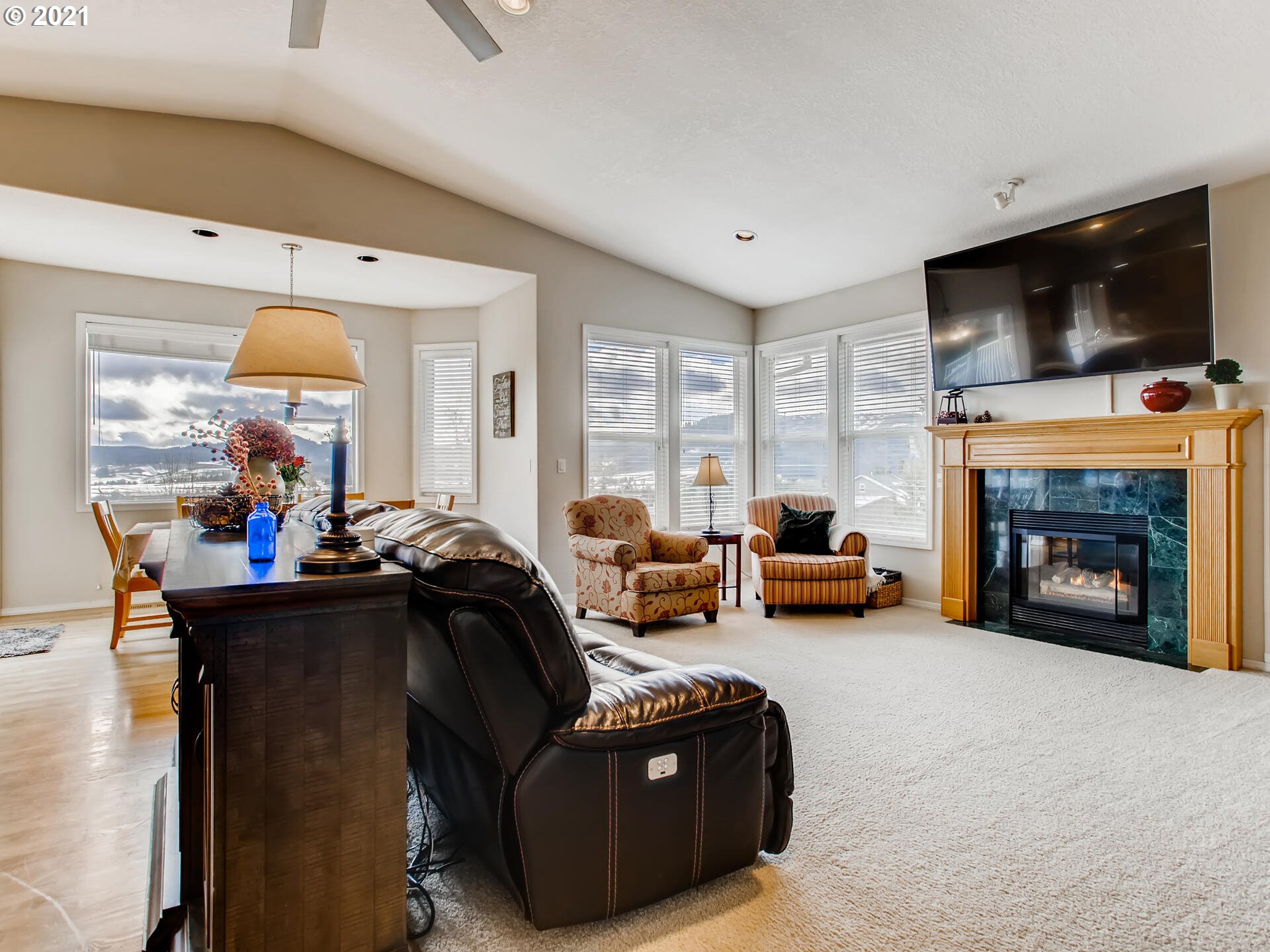 354 Watercrest Road Forest Grove, OR 97116 - Photo 5 of 32 Gallery Image 5