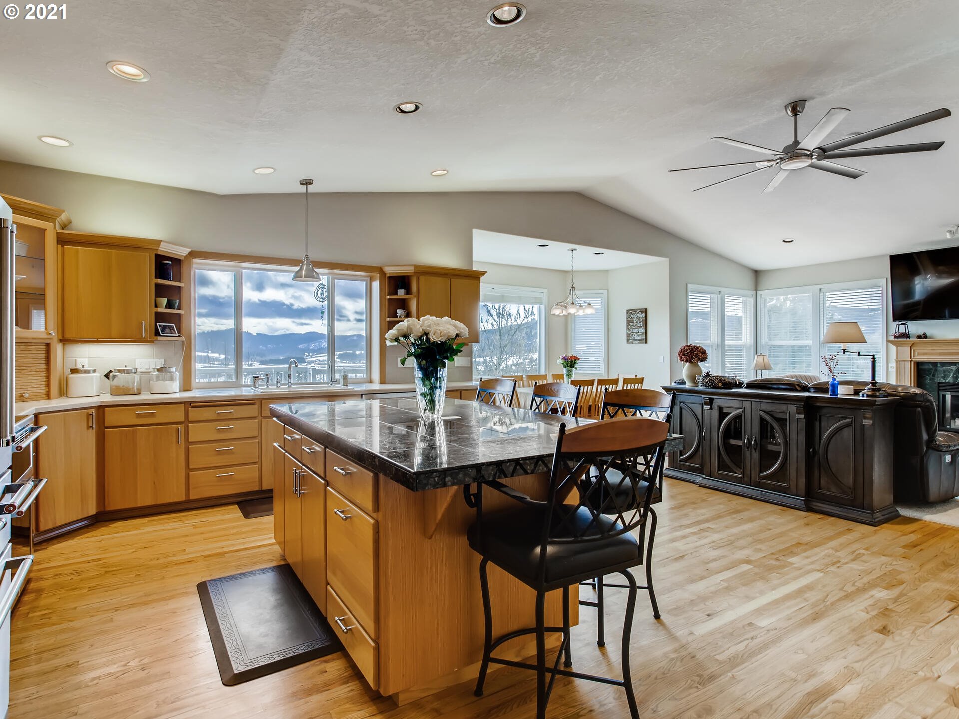 354 Watercrest Road Forest Grove, OR 97116 - Photo 8 of 32 Gallery Image 8