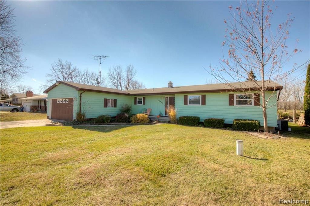 14034 North Road Fenton, MI 48430 - Photo 1 of 57