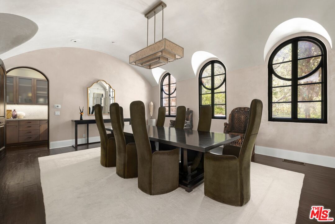 12705 Chalon Road Los Angeles, CA 90049 - Photo 9 of 47