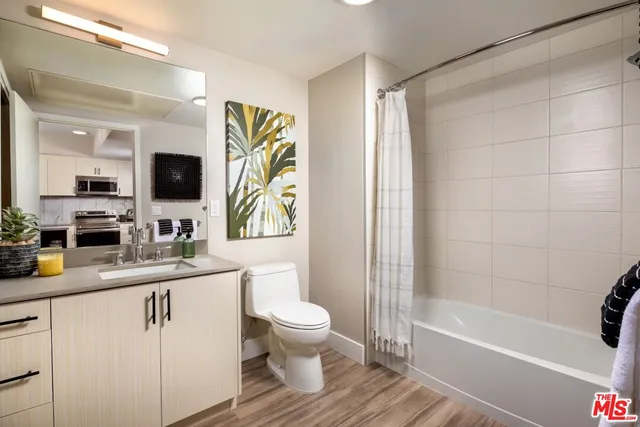 $2,421 | 201 North La Brea Avenue, Unit 423, Inglewood, CA 90301