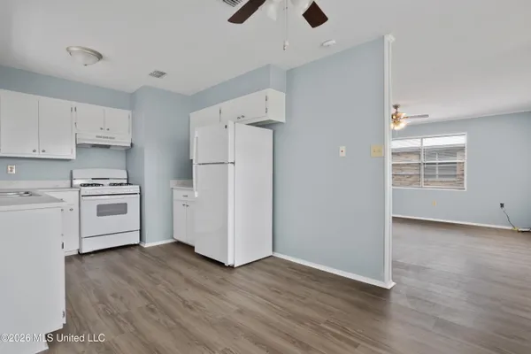 $1,250 | 188 St Paul Street, Biloxi, MS 39530
