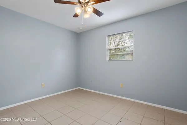 $1,250 | 188 St Paul Street, Biloxi, MS 39530