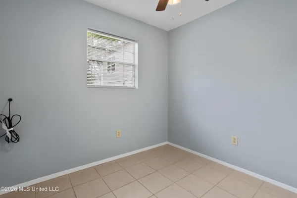 $1,250 | 188 St Paul Street, Biloxi, MS 39530