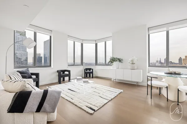 $7,500 | 561 10th Avenue, Unit 41J | Hell's Kitchen
