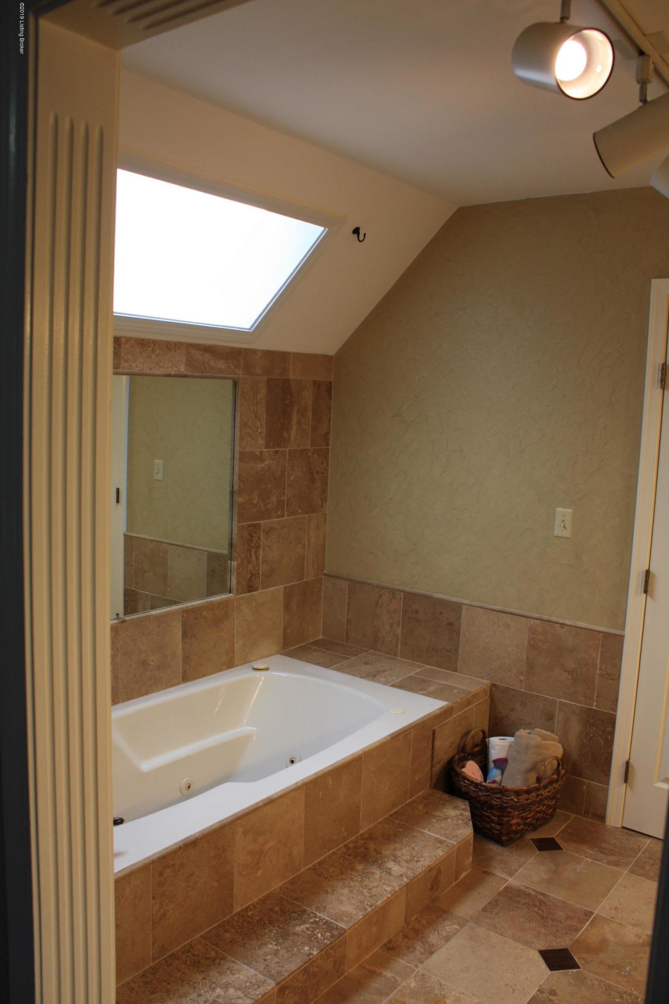 814 Moser Road Louisville, KY 40223 - Photo 38 of 39 IMG_2551